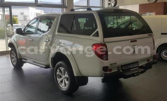 Acheter Occasion Voiture Mitsubishi Triton Autre à Katima Mulilo, Caprivi Acheter Occasion Voiture Mitsubishi Triton Autre à Katima Mulilo, Caprivi
