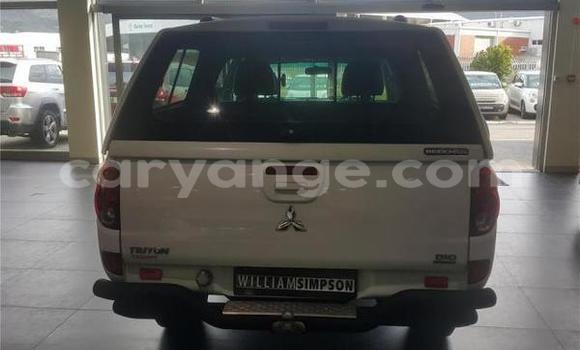 Acheter Occasion Voiture Mitsubishi Triton Autre à Katima Mulilo, Caprivi Acheter Occasion Voiture Mitsubishi Triton Autre à Katima Mulilo, Caprivi