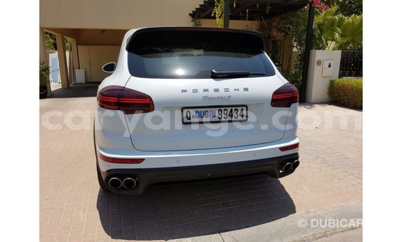 Acheter Import Voiture Porsche Cayenne Blanc à Import - Dubai, Namibie Acheter Import Voiture Porsche Cayenne Blanc à Import - Dubai, Namibie