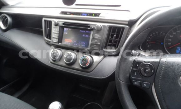 Acheter Occasion Voiture Toyota RAV4 Blanc à Gobabis, Omaheke Acheter Occasion Voiture Toyota RAV4 Blanc à Gobabis, Omaheke