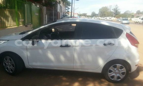 Acheter Occasion Voiture Ford Fiesta Blanc à Windhoek, Namibie Acheter Occasion Voiture Ford Fiesta Blanc à Windhoek, Namibie