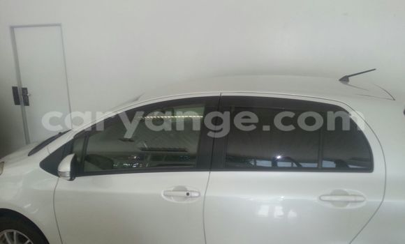 Buy Used Toyota Vitz White Car in Windhoek in Namibia Buy Used Toyota Vitz White Car in Windhoek in Namibia