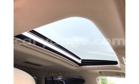 Acheter Import Voiture Toyota Land Cruiser Blanc à Import - Dubai, Namibie Acheter Import Voiture Toyota Land Cruiser Blanc à Import - Dubai, Namibie