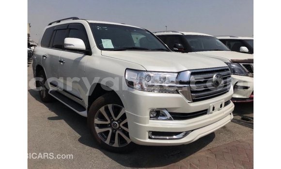 Acheter Import Voiture Toyota Land Cruiser Blanc à Import - Dubai, Namibie Acheter Import Voiture Toyota Land Cruiser Blanc à Import - Dubai, Namibie