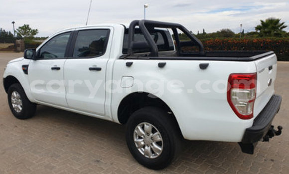 Buy Used Toyota Hilux White Car in Walvis Bay in Namibia Buy Used Toyota Hilux White Car in Walvis Bay in Namibia