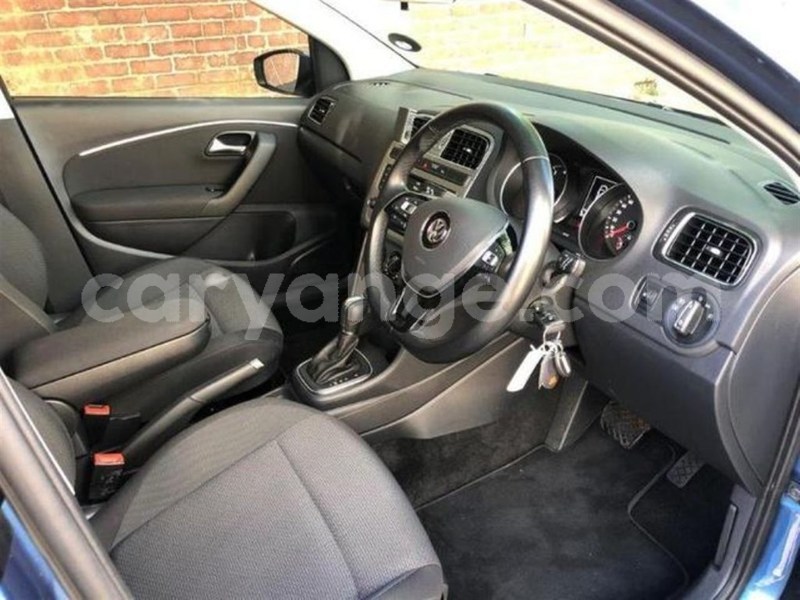 Big with watermark surf4cars used cars afz33231ec704164300a532eec08fe0c4d5 158833 volkswagen polo hatch 12tsi highline auto 8 id4687668 8