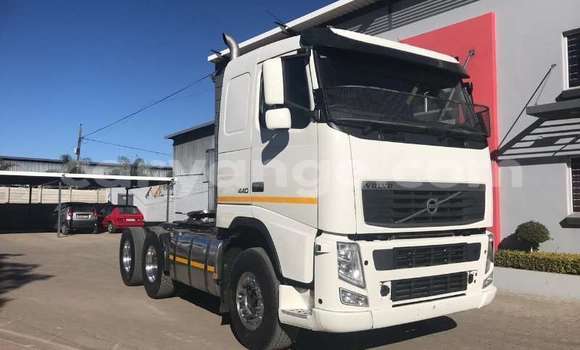 Buy Used Volvo FH10 White Truck in Windhoek in Namibia