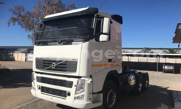 Buy Used Volvo FH10 White Truck in Windhoek in Namibia Buy Used Volvo FH10 White Truck in Windhoek in Namibia