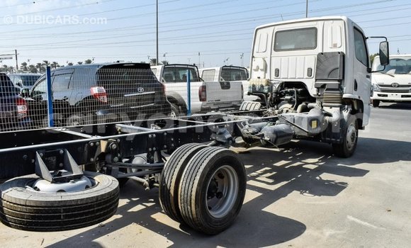 Acheter Import Voiture Mercedes-Benz 190 Blanc à Import - Dubai, Namibie Acheter Import Voiture Mercedes-Benz 190 Blanc à Import - Dubai, Namibie