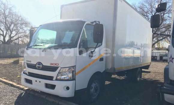 Buy Used Hino 300 Series White Truck in Windhoek in Namibia Buy Used Hino 300 Series White Truck in Windhoek in Namibia