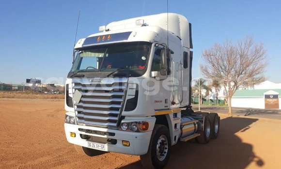 Buy Used Freightliner 90 Cum 500 White Truck in Windhoek in Namibia Buy Used Freightliner 90 Cum 500 White Truck in Windhoek in Namibia
