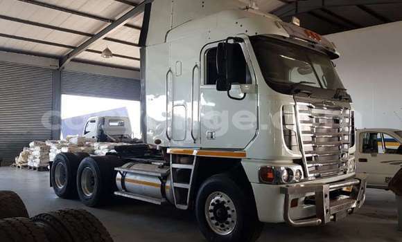 Buy Used Freightliner 90 Cum 500 White Truck in Windhoek in Namibia Buy Used Freightliner 90 Cum 500 White Truck in Windhoek in Namibia