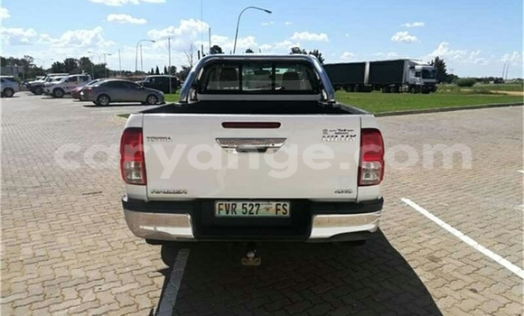 Buy Used Toyota Hilux White Car in Tsumeb in Oshikoto Buy Used Toyota Hilux White Car in Tsumeb in Oshikoto
