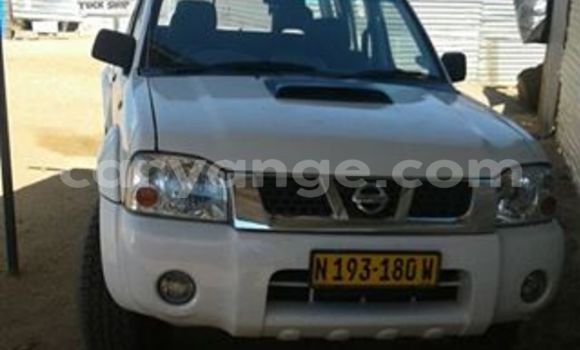 Acheter Occasion Voiture Nissan Navara Blanc à Windhoek, Namibie Acheter Occasion Voiture Nissan Navara Blanc à Windhoek, Namibie