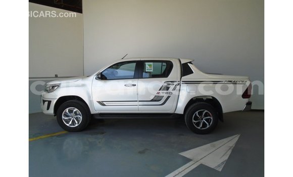 Acheter Import Voiture Toyota Hilux Blanc à Import - Dubai, Namibie Acheter Import Voiture Toyota Hilux Blanc à Import - Dubai, Namibie