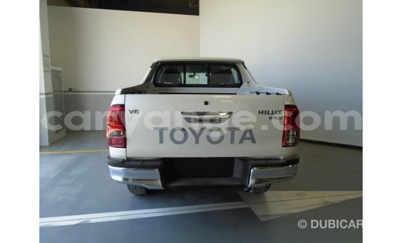 Acheter Import Voiture Toyota Hilux Blanc à Import - Dubai, Namibie Acheter Import Voiture Toyota Hilux Blanc à Import - Dubai, Namibie
