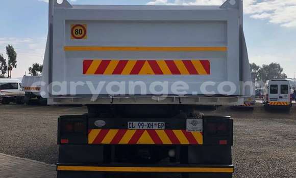 Acheter Occasion Utilitaire Nissan UD Blanc à Bethanien, Karas Acheter Occasion Utilitaire Nissan UD Blanc à Bethanien, Karas