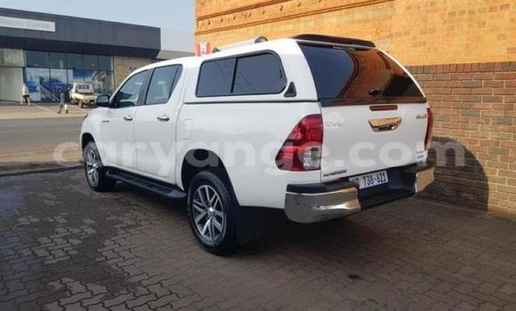 Buy Used Toyota Hilux White Car in Windhoek in Namibia Buy Used Toyota Hilux White Car in Windhoek in Namibia