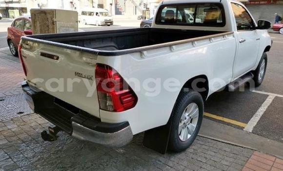 Buy Used Toyota Hilux White Car in Windhoek in Namibia Buy Used Toyota Hilux White Car in Windhoek in Namibia