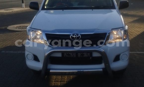 Acheter Occasion Voiture Toyota Hilux Blanc à Windhoek, Namibie Acheter Occasion Voiture Toyota Hilux Blanc à Windhoek, Namibie