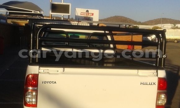 Acheter Occasion Voiture Toyota Hilux Blanc à Windhoek, Namibie Acheter Occasion Voiture Toyota Hilux Blanc à Windhoek, Namibie