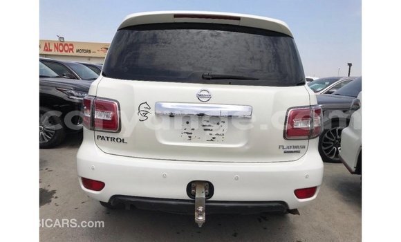 Acheter Import Voiture Nissan Patrol Blanc à Import - Dubai, Namibie Acheter Import Voiture Nissan Patrol Blanc à Import - Dubai, Namibie