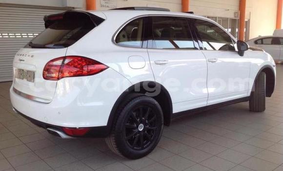 Buy Used Porsche Cayenne White Car in Karasburg in Karas Buy Used Porsche Cayenne White Car in Karasburg in Karas