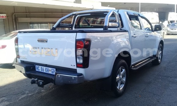 Acheter Occasion Voiture Isuzu KB Blanc à Gobabis, Omaheke Acheter Occasion Voiture Isuzu KB Blanc à Gobabis, Omaheke