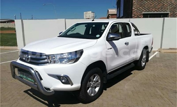 Buy Used Toyota Hilux White Car in Aranos in Hardap Buy Used Toyota Hilux White Car in Aranos in Hardap