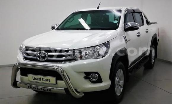 Buy Used Toyota Hilux White Car in Gobabis in Omaheke Buy Used Toyota Hilux White Car in Gobabis in Omaheke