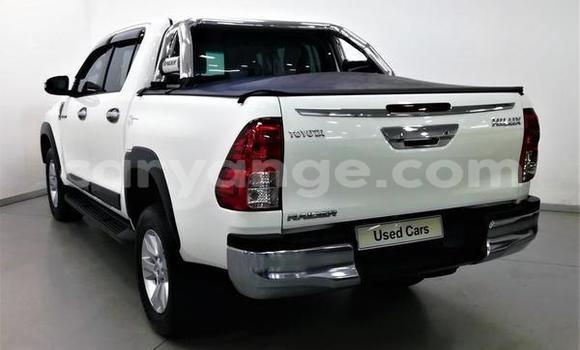 Buy Used Toyota Hilux White Car in Gobabis in Omaheke Buy Used Toyota Hilux White Car in Gobabis in Omaheke