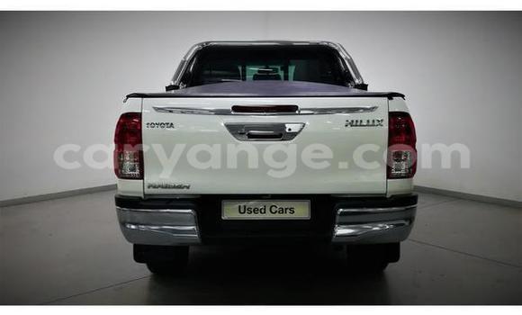 Buy Used Toyota Hilux White Car in Gobabis in Omaheke Buy Used Toyota Hilux White Car in Gobabis in Omaheke