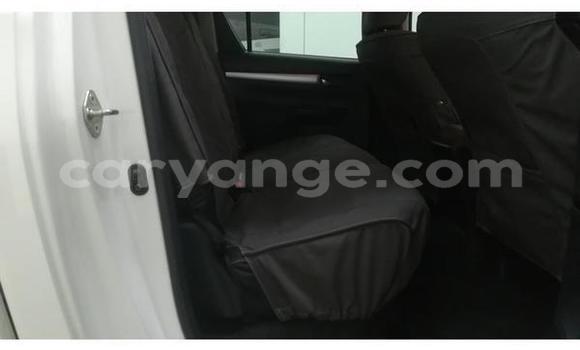 Buy Used Toyota Hilux White Car in Gobabis in Omaheke Buy Used Toyota Hilux White Car in Gobabis in Omaheke