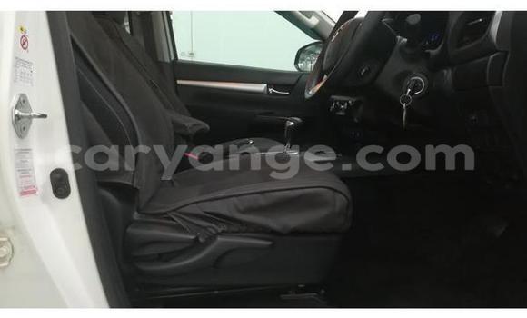 Buy Used Toyota Hilux White Car in Gobabis in Omaheke Buy Used Toyota Hilux White Car in Gobabis in Omaheke