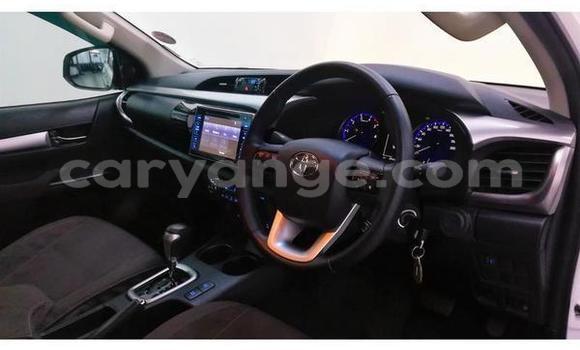 Buy Used Toyota Hilux White Car in Gobabis in Omaheke Buy Used Toyota Hilux White Car in Gobabis in Omaheke