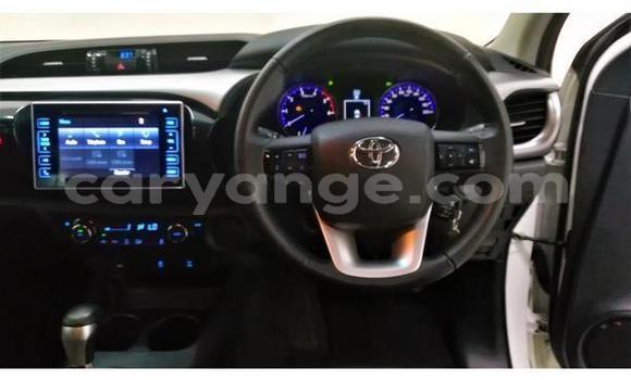 Buy Used Toyota Hilux White Car in Gobabis in Omaheke Buy Used Toyota Hilux White Car in Gobabis in Omaheke