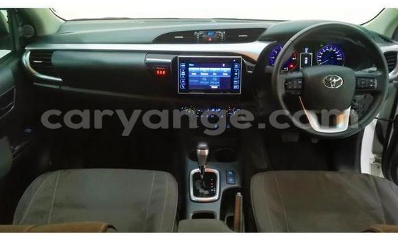 Buy Used Toyota Hilux White Car in Gobabis in Omaheke Buy Used Toyota Hilux White Car in Gobabis in Omaheke
