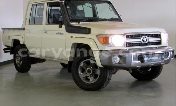 Buy Used Toyota Land Cruiser Silver Car in Gobabis in Omaheke Buy Used Toyota Land Cruiser Silver Car in Gobabis in Omaheke