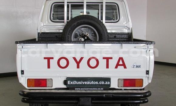 Buy Used Toyota Land Cruiser Silver Car in Gobabis in Omaheke Buy Used Toyota Land Cruiser Silver Car in Gobabis in Omaheke