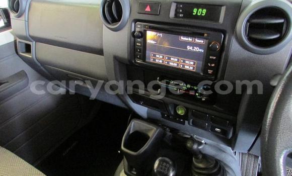 Buy Used Toyota Land Cruiser Silver Car in Gobabis in Omaheke Buy Used Toyota Land Cruiser Silver Car in Gobabis in Omaheke