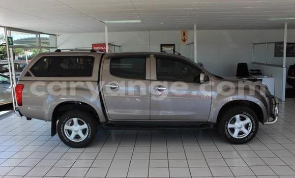 Acheter Occasion Voiture Isuzu KB Gris à Gobabis, Omaheke Acheter Occasion Voiture Isuzu KB Gris à Gobabis, Omaheke