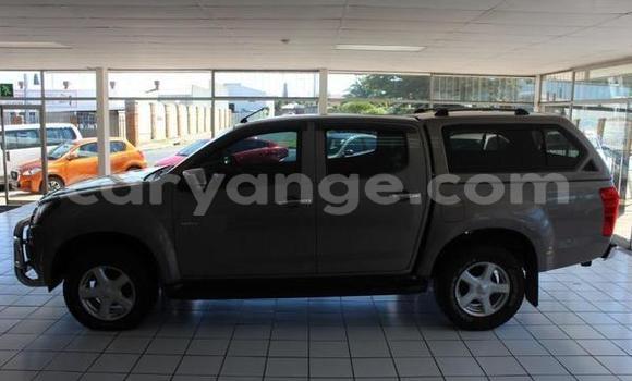 Acheter Occasion Voiture Isuzu KB Gris à Gobabis, Omaheke Acheter Occasion Voiture Isuzu KB Gris à Gobabis, Omaheke