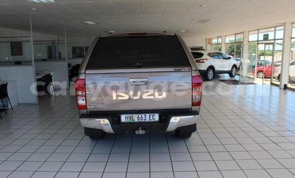 Acheter Occasion Voiture Isuzu KB Gris à Gobabis, Omaheke Acheter Occasion Voiture Isuzu KB Gris à Gobabis, Omaheke