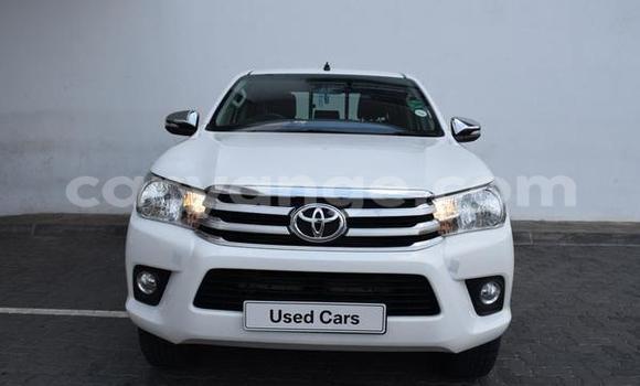 Acheter Occasion Voiture Toyota Hilux Blanc à Gobabis, Omaheke Acheter Occasion Voiture Toyota Hilux Blanc à Gobabis, Omaheke