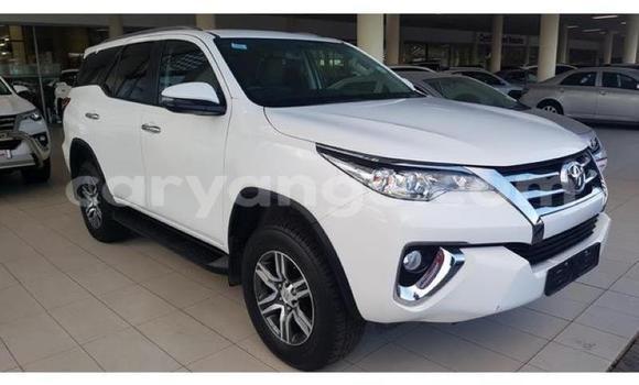 Acheter Occasion Voiture Toyota Hilux Blanc à Gobabis, Omaheke Acheter Occasion Voiture Toyota Hilux Blanc à Gobabis, Omaheke