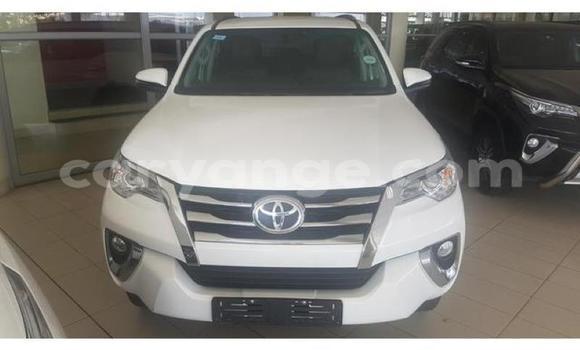 Acheter Occasion Voiture Toyota Hilux Blanc à Gobabis, Omaheke Acheter Occasion Voiture Toyota Hilux Blanc à Gobabis, Omaheke