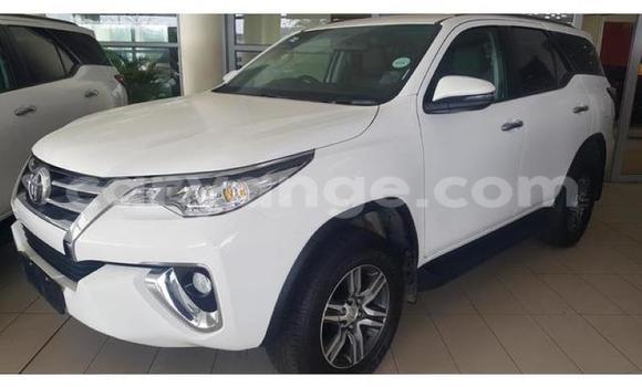 Acheter Occasion Voiture Toyota Hilux Blanc à Gobabis, Omaheke Acheter Occasion Voiture Toyota Hilux Blanc à Gobabis, Omaheke