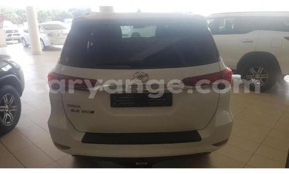 Acheter Occasion Voiture Toyota Hilux Blanc à Gobabis, Omaheke Acheter Occasion Voiture Toyota Hilux Blanc à Gobabis, Omaheke