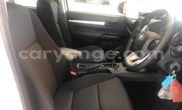 Buy Used Toyota Hilux White Car in Gobabis in Omaheke Buy Used Toyota Hilux White Car in Gobabis in Omaheke