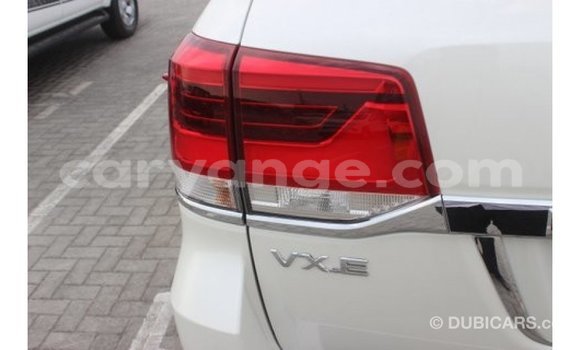 Acheter Import Voiture Toyota Land Cruiser Blanc à Import - Dubai, Namibie Acheter Import Voiture Toyota Land Cruiser Blanc à Import - Dubai, Namibie